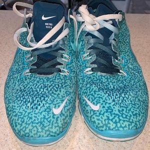Women’s Nike shoes